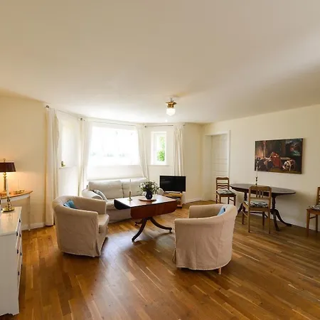 1 Mit Schoenem Seeblick *