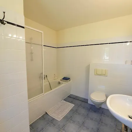 1 Mit Schoenem Seeblick Neuenkirchen (Landhagen)